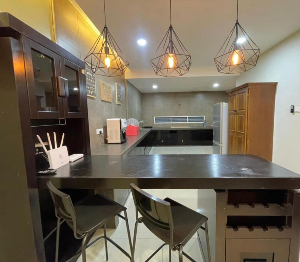 R3Trohouse 3Br 8Pax Ps4,Pool Table,Netflix Kuantan Exterior foto